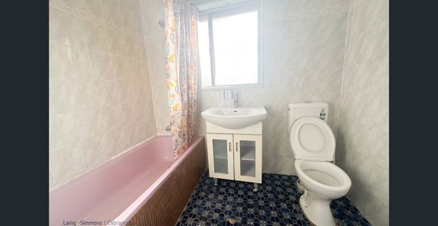 3 BEDROOM HOUSE - Photo 1