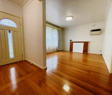 3 Bed, 1 Bath - Photo 2