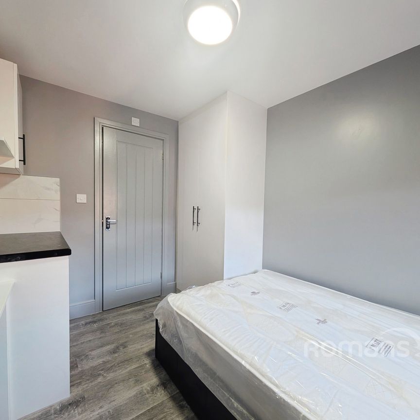 property to rent - Photo 1