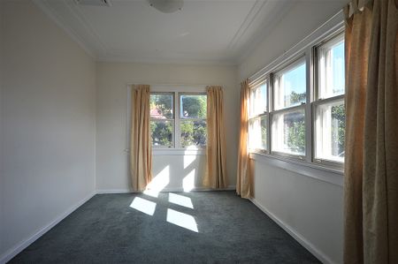 STROLL TO THE STATION - Perfectly Located - Photo 2