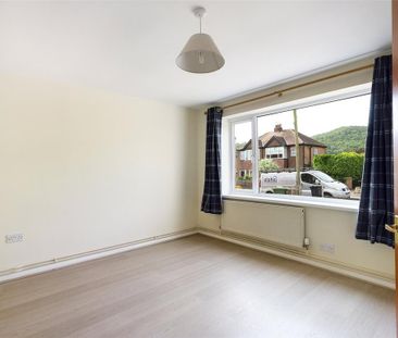 2 bedroom end of terrace house to rent - Photo 6