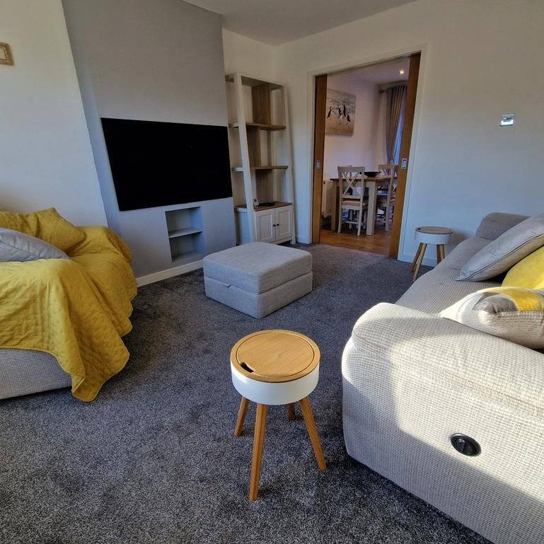 3 bedroom semi-detached house to rent - Photo 1