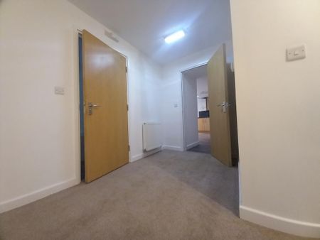 2 bedroom ground floor flat to rent - Photo 3