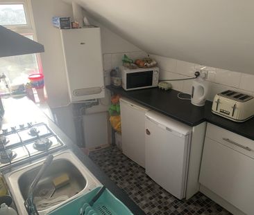 2 bedroom flat to rent - Photo 4