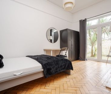 Room in a Shared House, Anfield Road, L4 - Photo 1