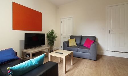 Fantastic 3 bedroom student property - Photo 2