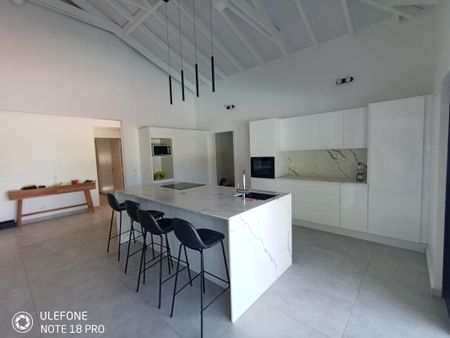 Location Maison 4 pièces 160m² LAMENTIN 97129 - Photo 3