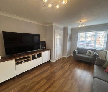 Gatley Drive, Guildford, Surrey, GU4 - Photo 5