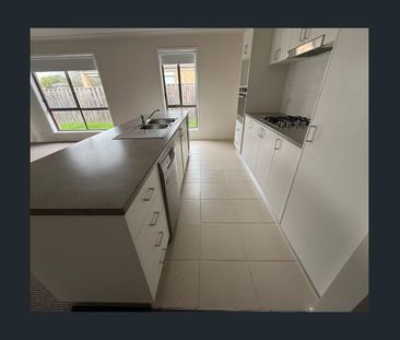 4 bedroom family home - Photo 3