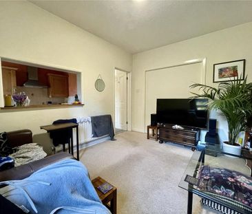 4 bedroom detached house to rent - Photo 2