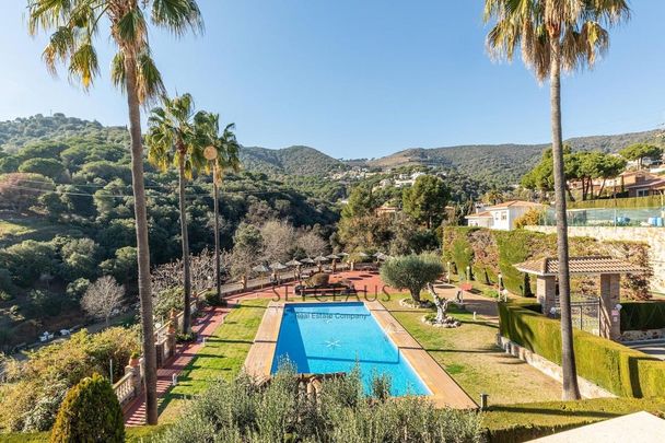 Es Camp de Mar, Balearic Islands 07160 - Photo 1