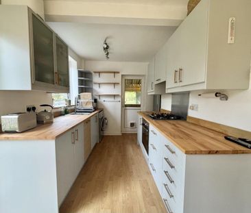 3 bedroom semi-detached house to rent - Photo 4