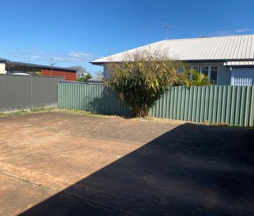 Lowset Brick Family Home with Plenty of Space - Photo 5