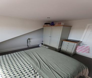 Room 6, St Lukes Crescent, Leeds, LS11 8LA - Photo 3