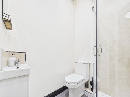 1 bedroom flat to rent - Photo 5