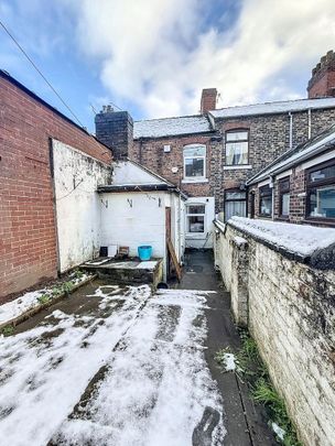 2 bedroom terraced house to rent - Photo 1