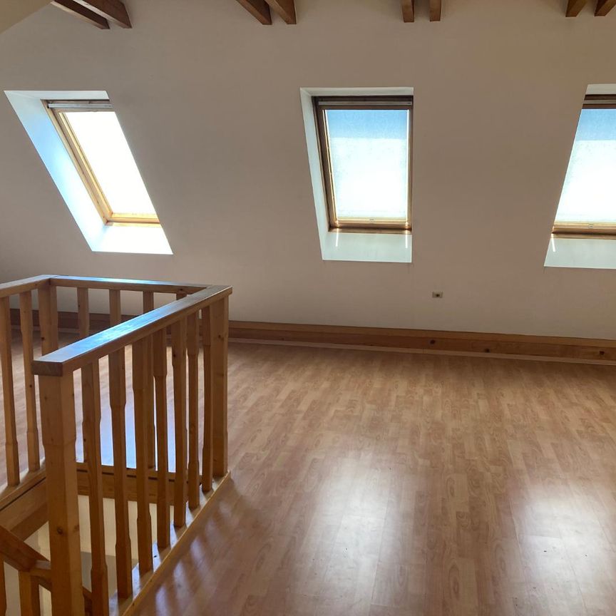 Galeriewohnung mit Balkon Bezirk Jakomini - Photo 1