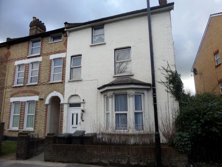 1 bedroom bedsit to rent - Photo 2
