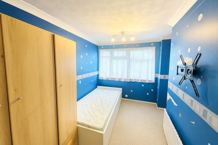 Martian Avenue, HP2 5PL, Hemel Hempstead - Photo 4