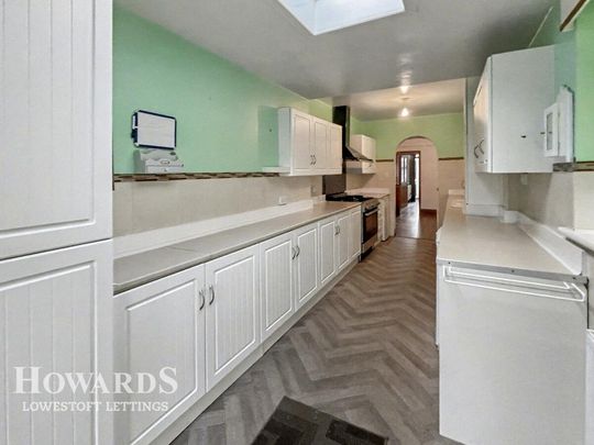 2 bedroom end of terrace house to rent - Photo 1