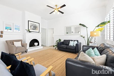 Exceptional 4 bedroom Family Living in a Prime Bayside Location - Photo 3