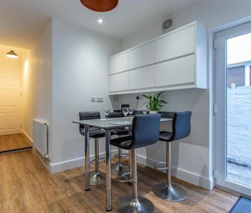 1 bedroom in a house share to rent - Photo 3