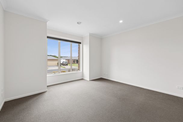 Family Home In A Quiet Court Location With 3.6m Gated Side Access - Photo 1