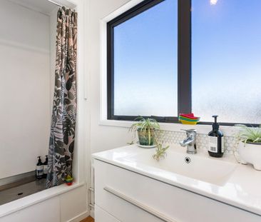 Beautiful Morningside Apartment-Light-Filled Top-Floor One Bedroom ... - Photo 4