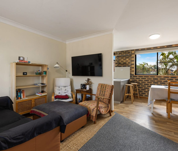 Coastal Meets Comfort - Photo 2