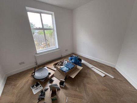 4 bedroom property to rent - Photo 3