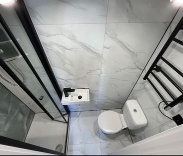 Thorncroft, Hornchurch RM11, London - Photo 4