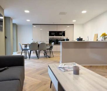 Large Cluster Bedroom - Photo 3