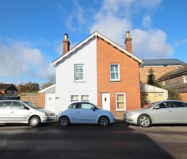 2 bedroom semi-detached house to rent - Photo 3