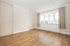 4 bedroom semi-detached house to rent - Photo 2