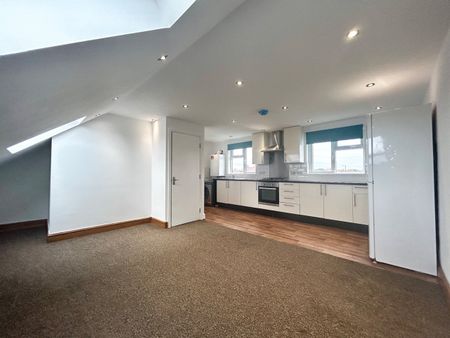 3 Bed Maisonette, Hedge Lane, N13 - Photo 4