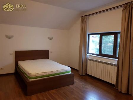Vila cocheta, 6 camere, piscina. - Photo 2