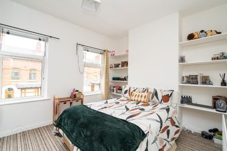 NON-HMO, 35 Farnham Street, Belfast, BT7 2FL - Photo 3