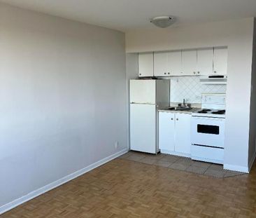 Studio Apartment Available - A louer • For Rent - Photo 1