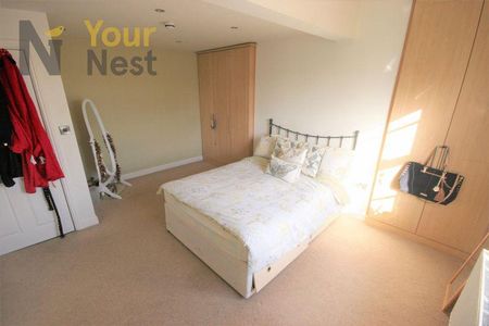 4 bedroom terraced house to rent - Photo 3