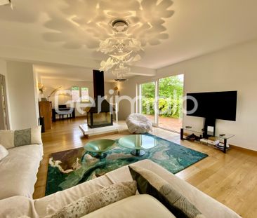 Location Maison 7 pièces 214,09 m² - Photo 1