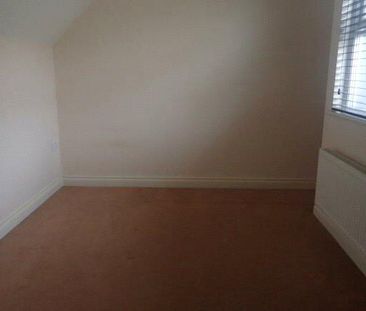 4 bedroom detached house to rent - Photo 4