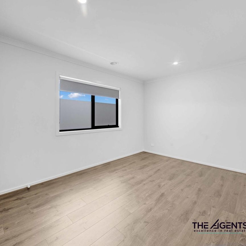 Brand New Luxury 4-Bedroom Family Home | 36sq Double Storey with Void & Alfresco Theatre - Photo 1