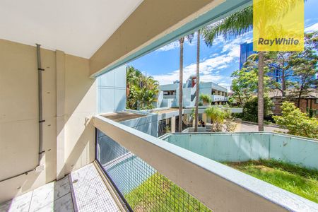 Renovated One bedroom apartment at the heart of Parramatta - Photo 5