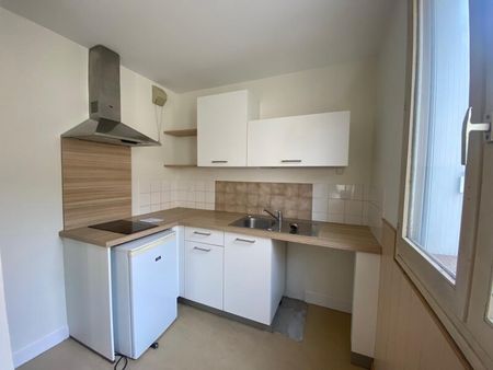 Location Appartement 1 pièce 28m² ORLEANS 45000 - Photo 3