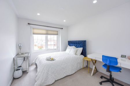 For Lease - 30 Lorenzo Circle, Brampton, Ontario - Photo 4