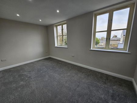 5 bedroom detached house to rent - Photo 4