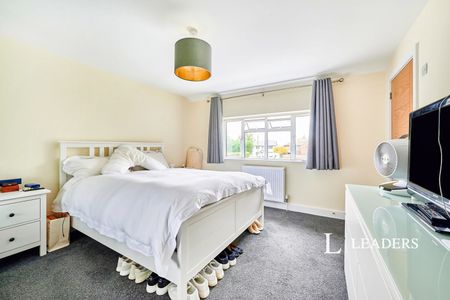 5 bedroom house to rent Chelmsford Road, Hatfield Heath, Bishops Stortford, CM22 - Photo 4