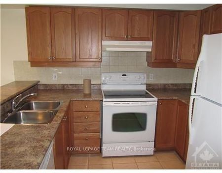 For Lease - 21 Cresthaven Drive, Barrhaven, Ontario - Photo 2