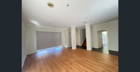 Freshly Painted 3-Bedroom Ground Floor Home with Double Garage in Melton - Photo 2