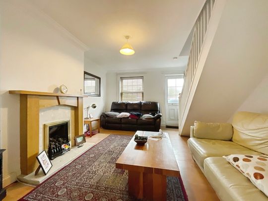 2 bedroom Semi-Detached House to let - Photo 1